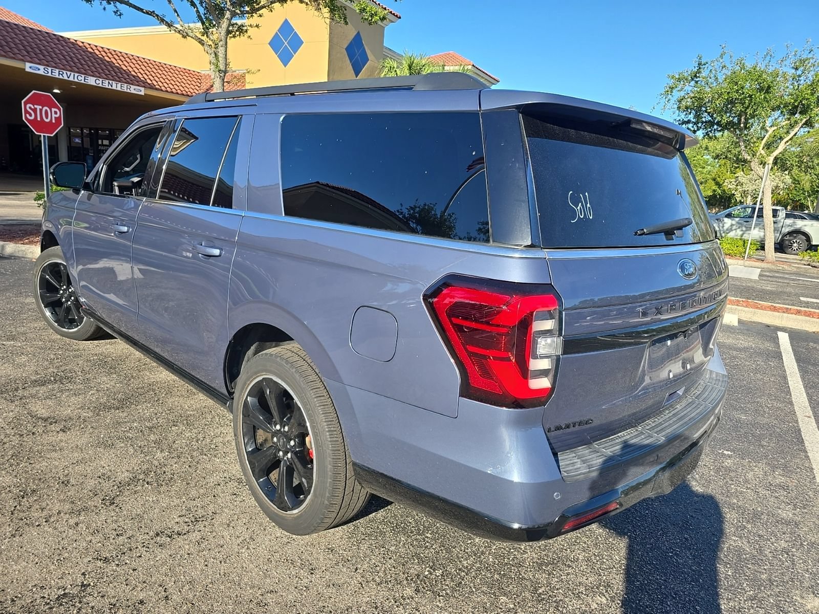 Certified 2022 Ford Expedition Max Limited AWD/4WD image 3