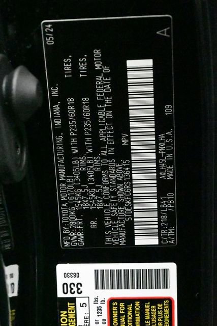 Used 2024 Toyota Sienna Platinum AWD/4WD image 35