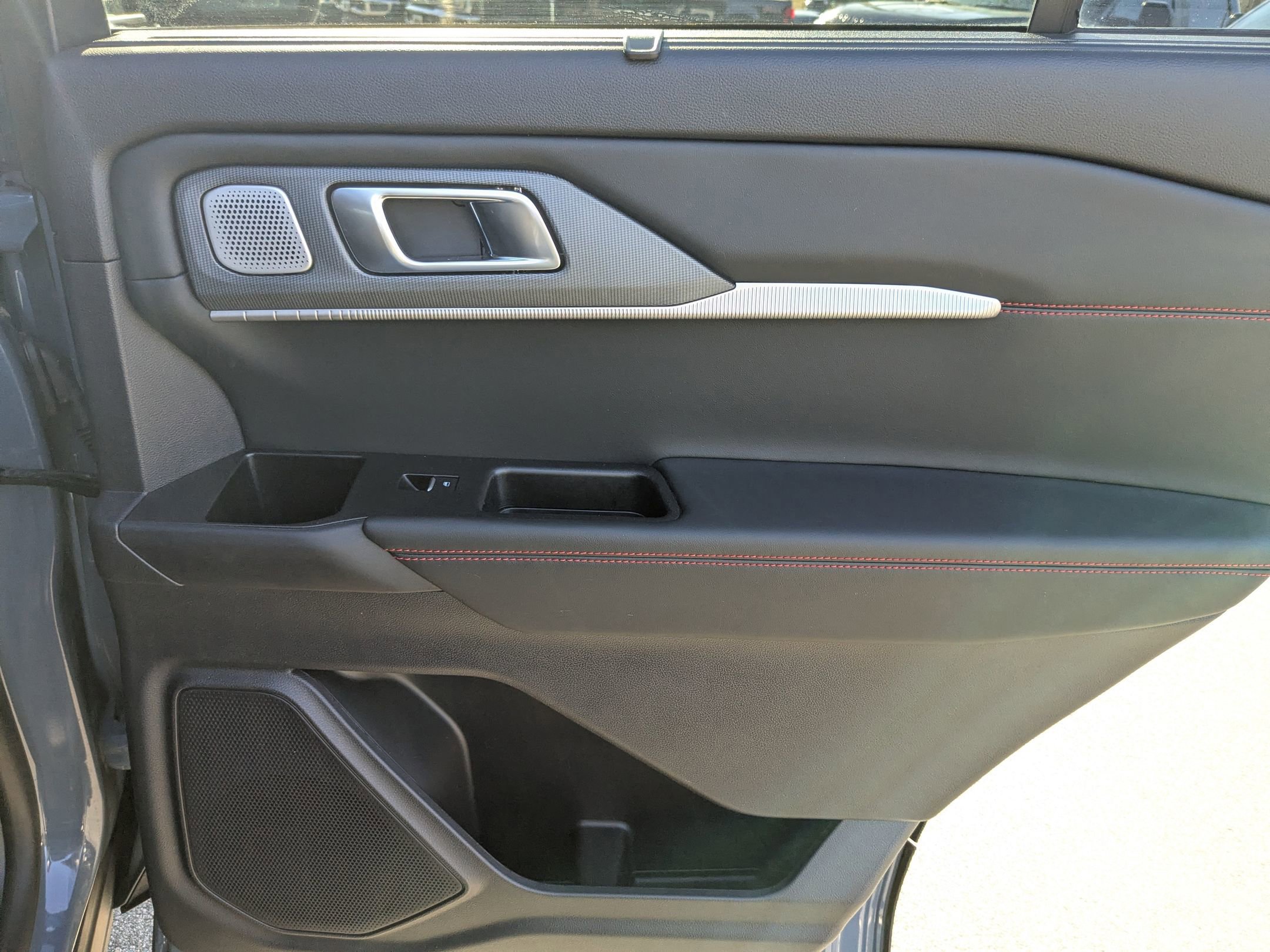 Certified 2025 Ford Explorer ST image 43