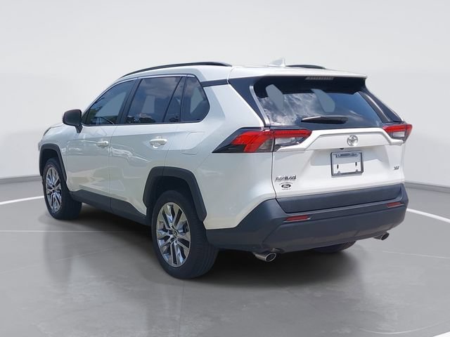 Used 2022 Toyota RAV4 XLE Premium FWD image 5