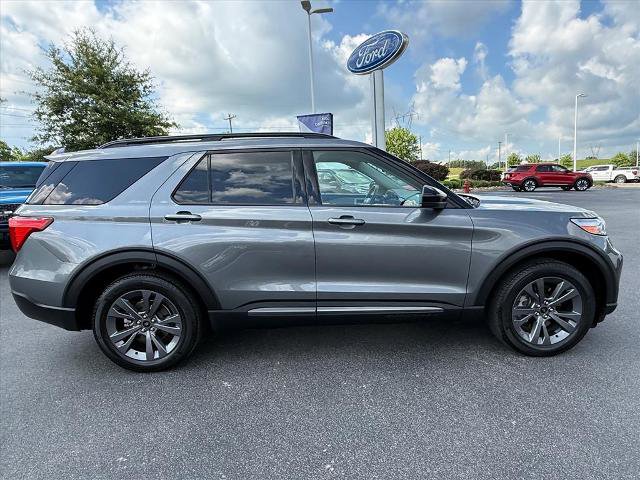 Certified 2023 Ford Explorer XLT w/ Equipment Group 202A AWD/4WD image 8