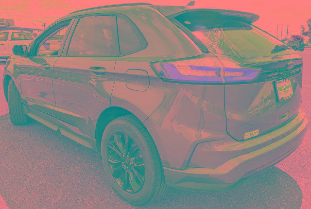 Certified 2024 Ford Edge SE w/ Black Appearance Package AWD/4WD image 4