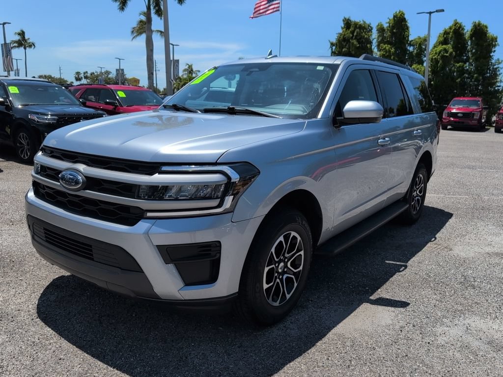 Certified 2024 Ford Expedition XLT RWD image 6