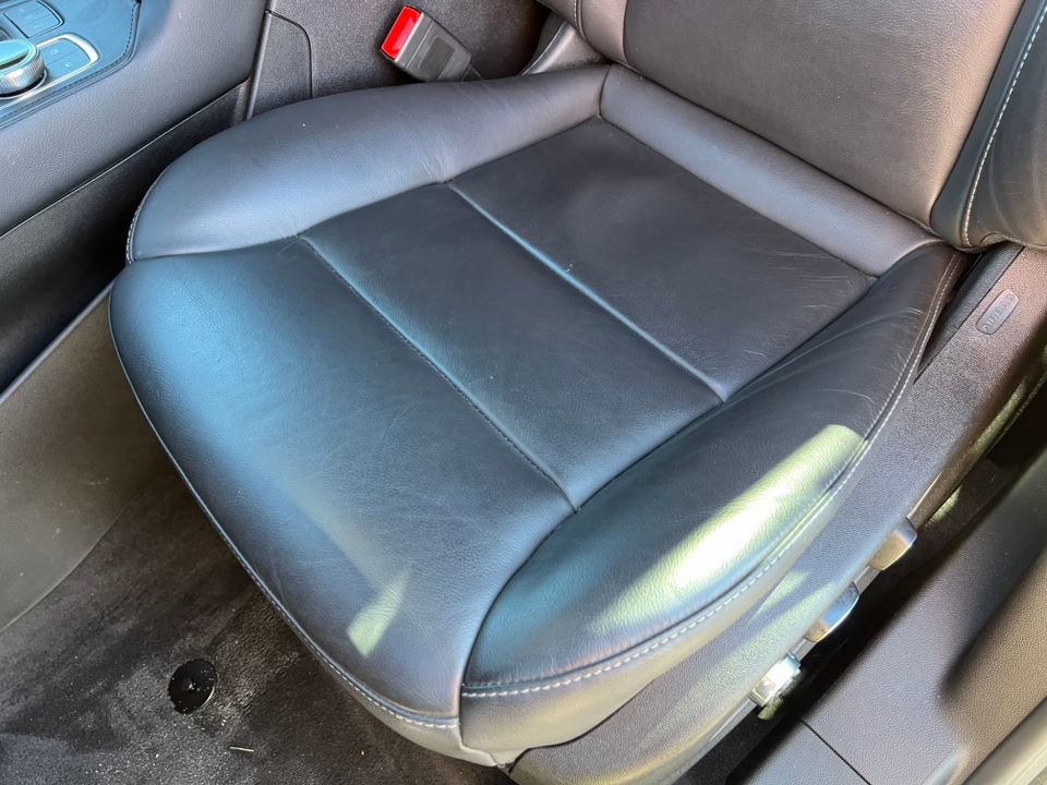 Used 2025 Cadillac XT4 Premium Luxury image 13