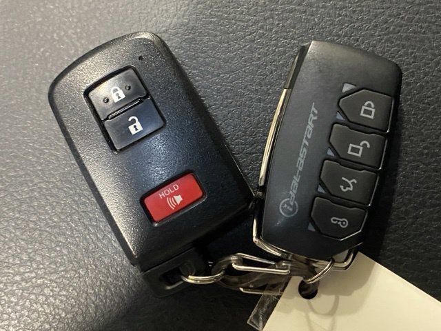 Used 2023 Toyota Tacoma TRD Off-Road AWD/4WD image 28