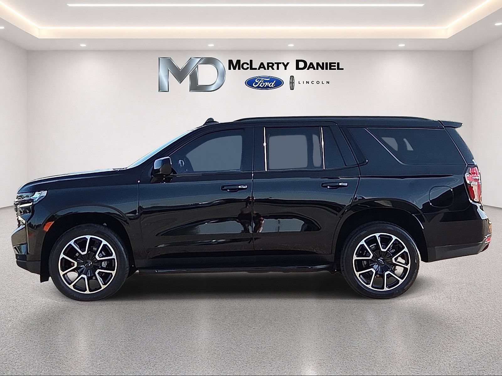 Used 2023 Chevrolet Tahoe RST AWD/4WD image 3