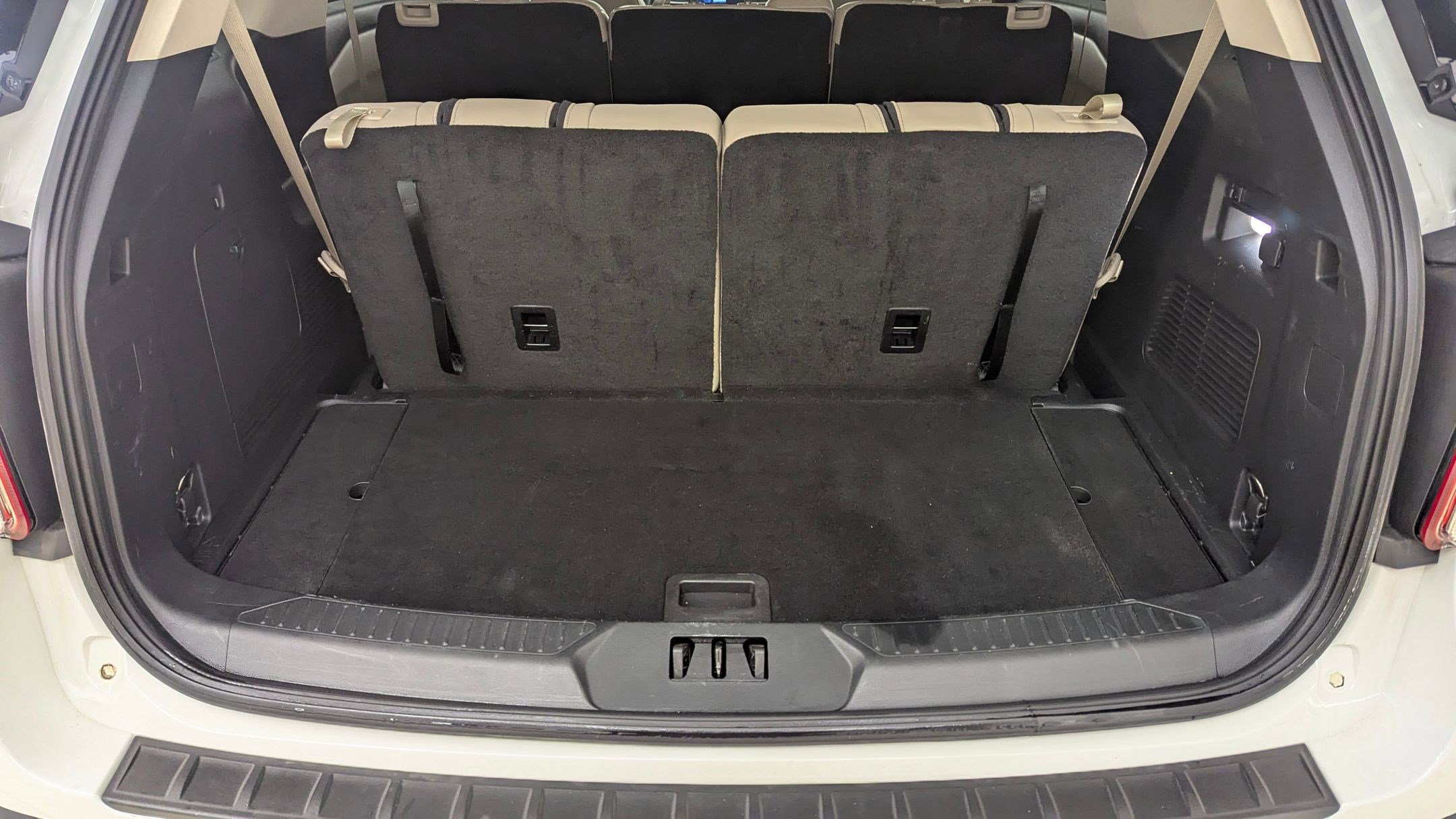 Certified 2022 Ford Explorer XLT w/ Equipment Group 202A image 21