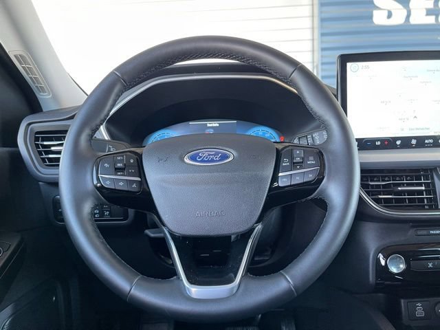 Certified 2025 Ford Escape Platinum AWD/4WD image 13