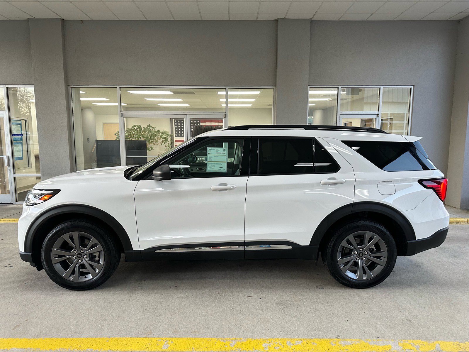 Certified 2025 Ford Explorer Active w/ Active Comfort Package image 2