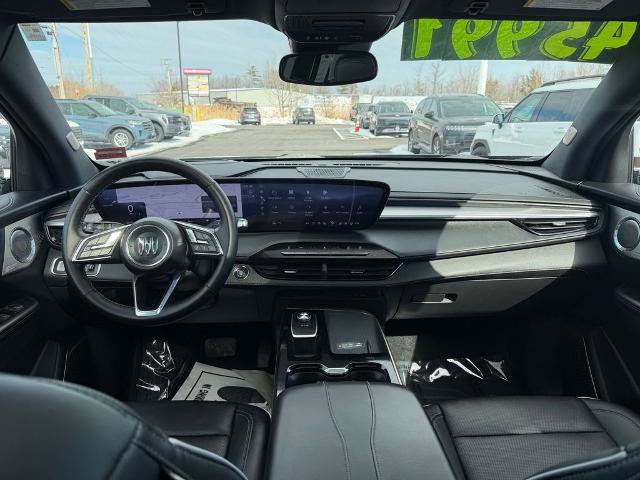 Used 2025 Buick Enclave Avenir AWD/4WD image 16