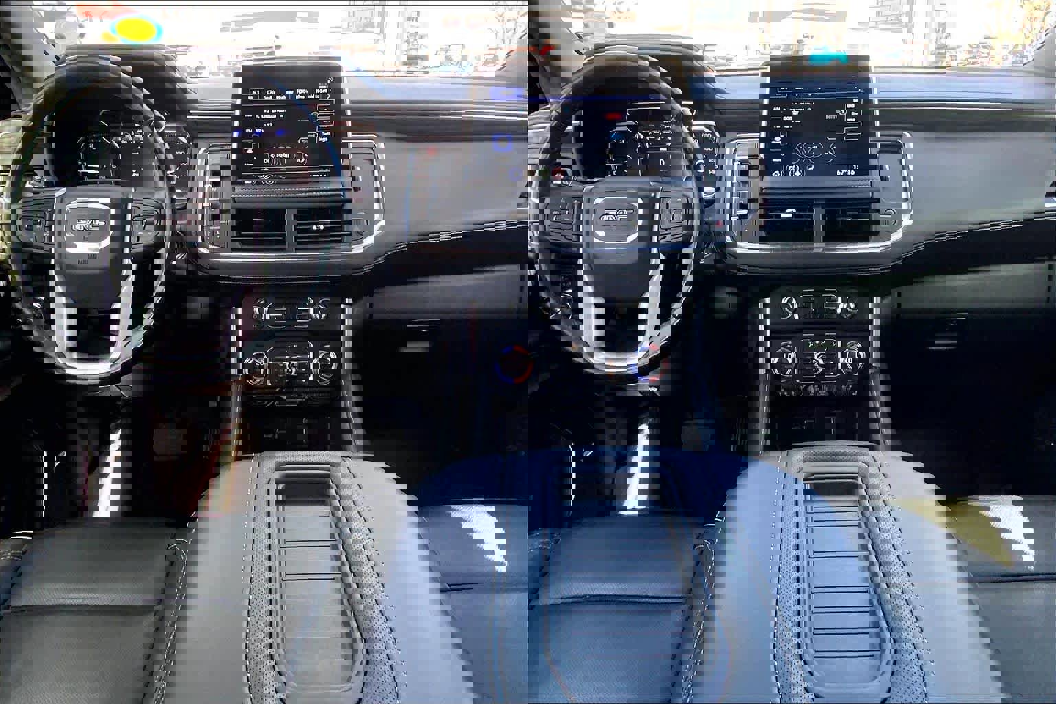 Used 2021 GMC Yukon XL SLT w/ SLT Premium Package image 15