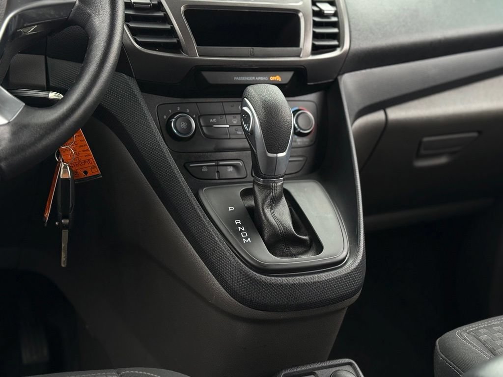 Certified 2020 Ford Transit Connect XLT FWD image 17