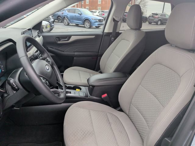 Certified 2022 Ford Escape SE w/ Cold Weather Package AWD/4WD image 4