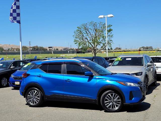 Used 2023 Nissan Kicks SV FWD image 3