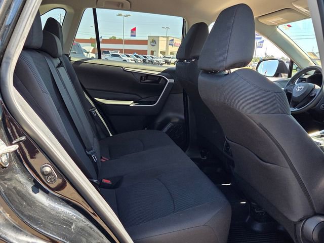 Used 2022 Toyota RAV4 LE FWD image 15