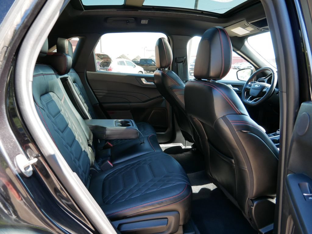Certified 2023 Ford Escape ST-Line Elite w/ Premium Technology Package AWD/4WD image 9