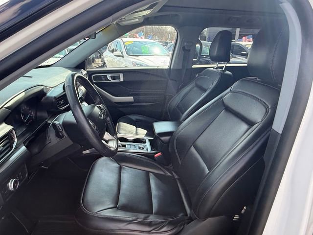 Certified 2022 Ford Explorer XLT w/ Equipment Group 202A image 6