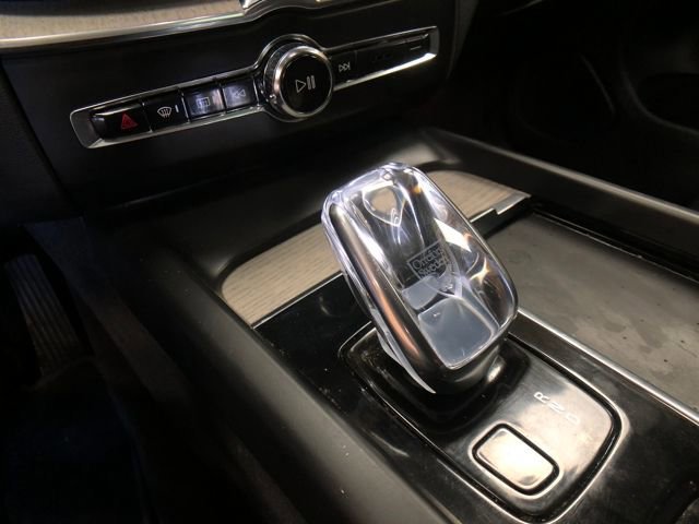 Used 2022 Volvo XC60 B5 Inscription image 18