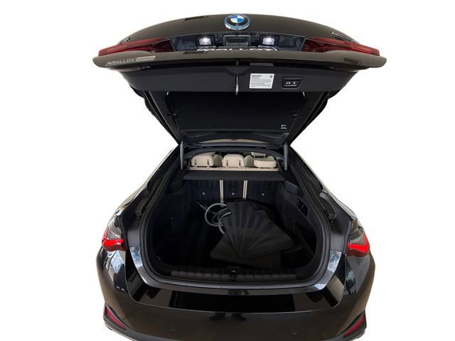 Used 2023 BMW i4 eDrive35 image 19