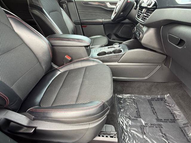 Certified 2025 Ford Escape ST-Line Select AWD/4WD image 10