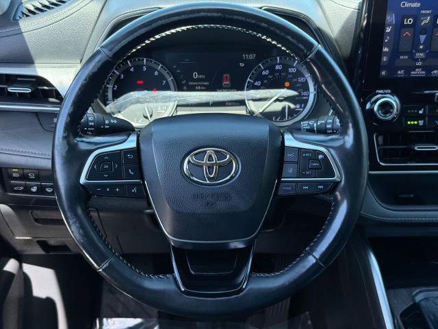 Used 2020 Toyota Highlander Platinum AWD/4WD image 16