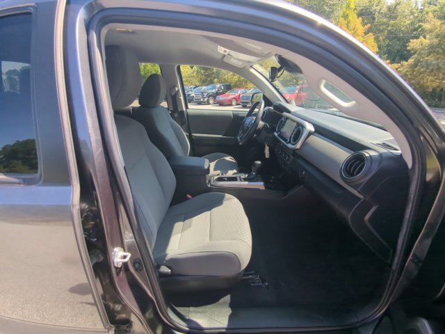 Used 2022 Toyota Tacoma SR5 AWD/4WD image 25