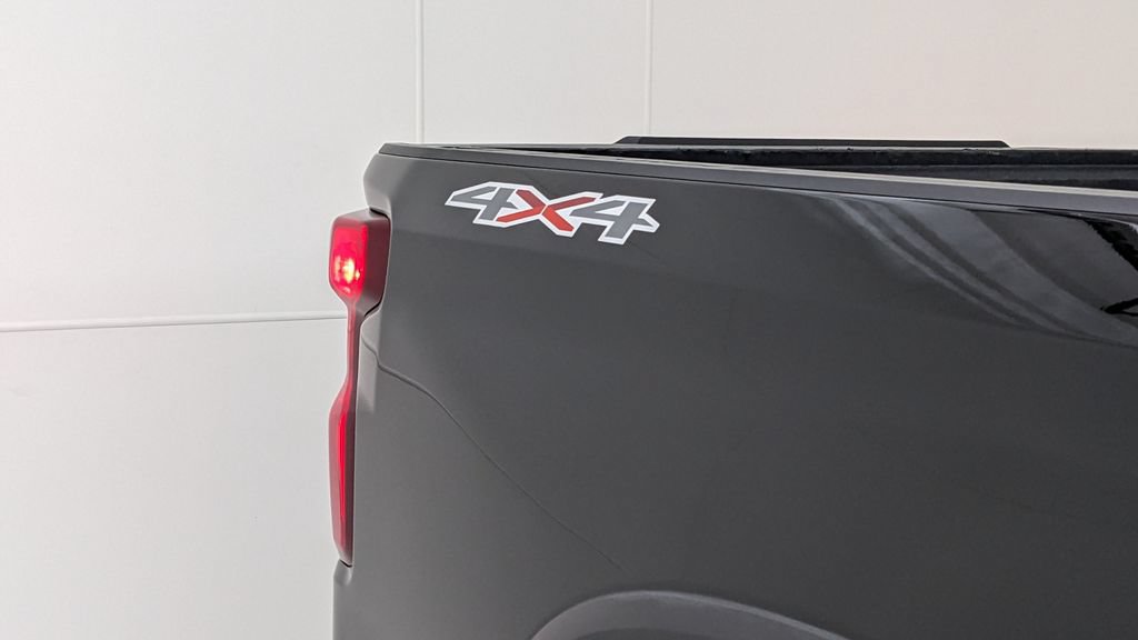 Used 2023 Chevrolet Silverado 1500 ZR2 w/ Technology Package AWD/4WD image 42