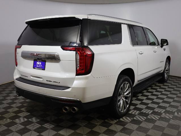 Used 2021 GMC Yukon XL Denali AWD/4WD image 5