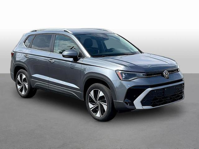 Used 2025 Volkswagen Taos SE AWD/4WD image 1