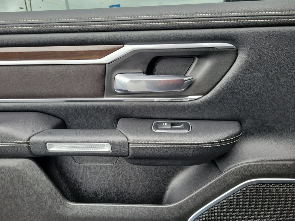 Used 2022 RAM 1500 Laramie AWD/4WD image 15
