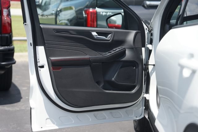 Certified 2025 Ford Escape ST-Line w/ Tech Pack #1 FWD image 30