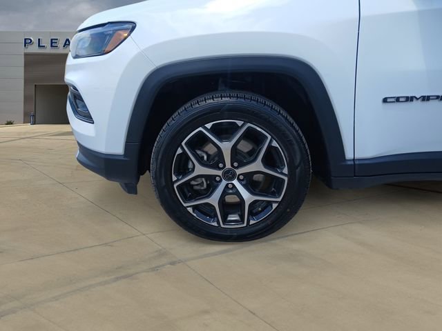 Used 2025 Jeep Compass Limited AWD/4WD image 14