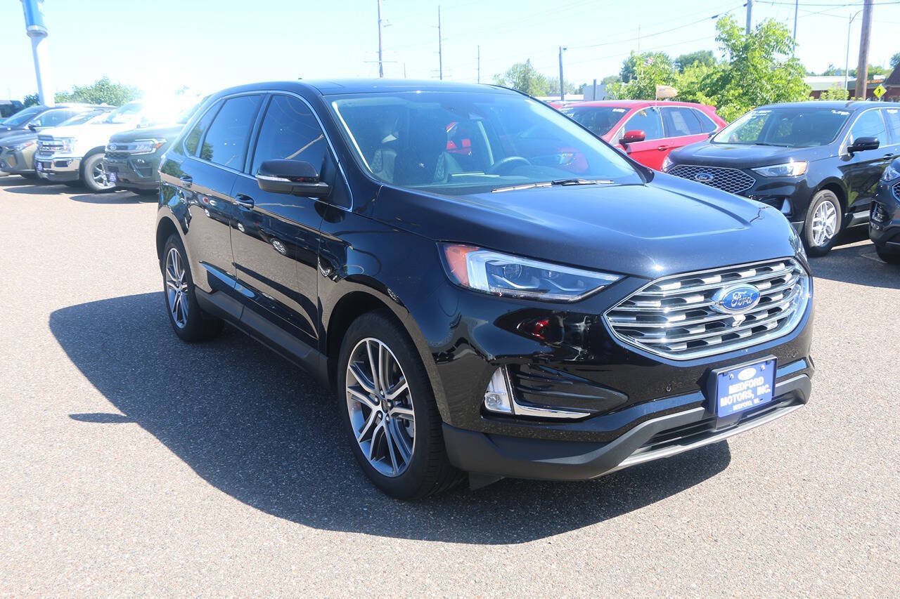 Certified 2024 Ford Edge Titanium w/ Equipment Group 301A AWD/4WD image 9