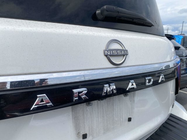 Used 2022 Nissan Armada Platinum w/ Captain's Chairs Package RWD image 11