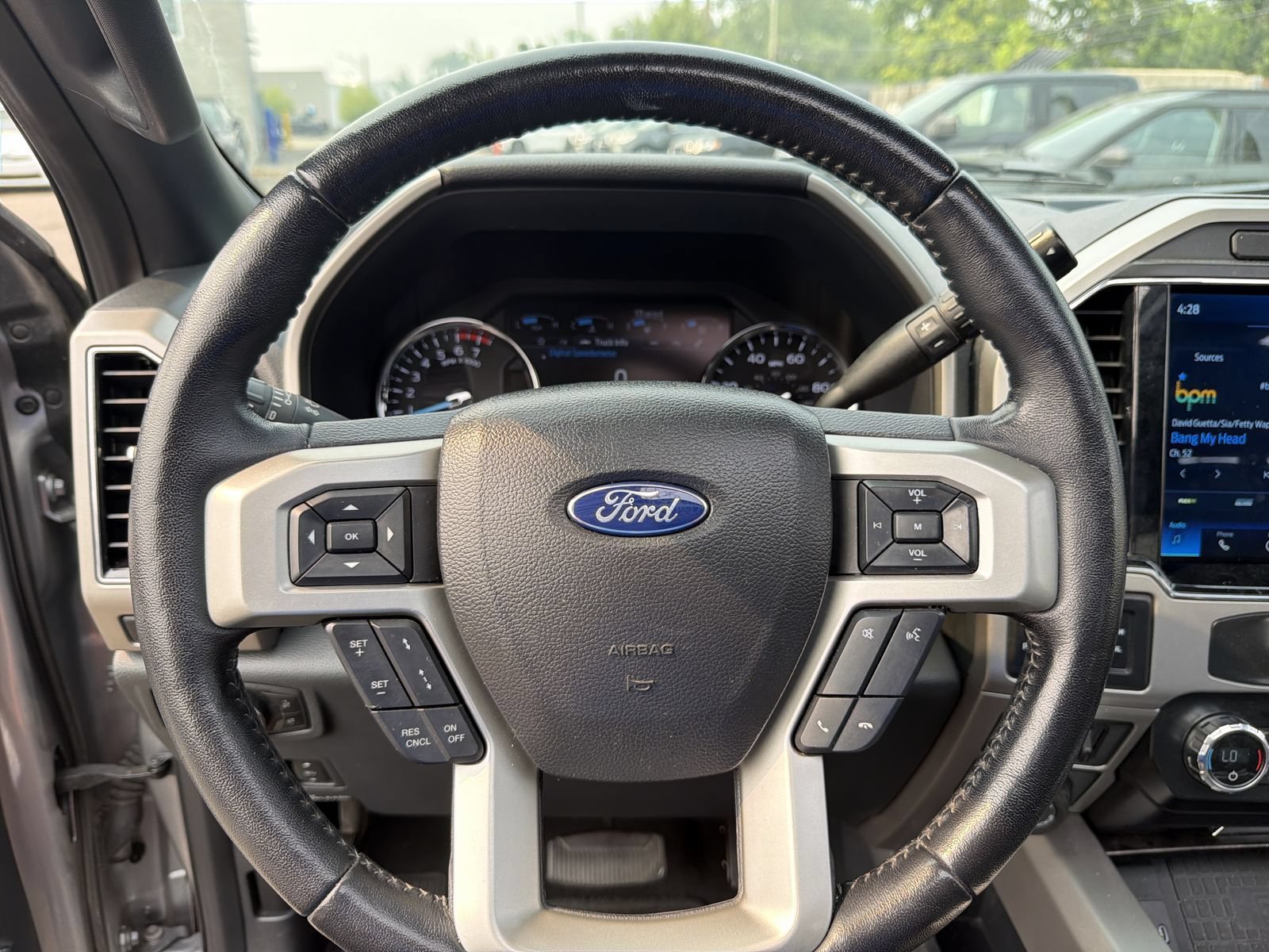 Certified 2022 Ford F250 Lariat w/ Tremor Off-Road Package AWD/4WD image 31