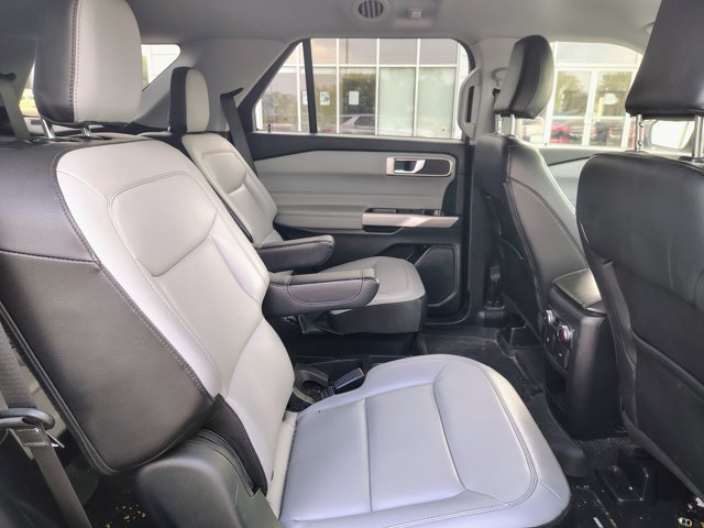 Certified 2021 Ford Explorer XLT w/ Equipment Group 202A AWD/4WD image 16