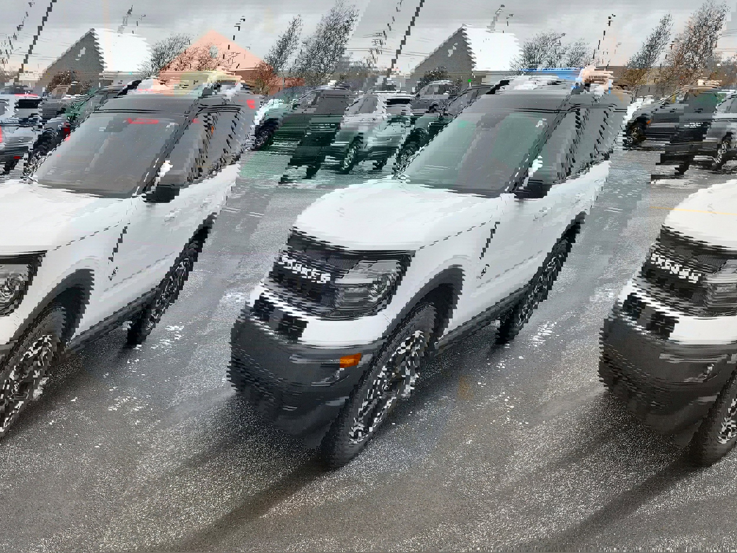 Certified 2023 Ford Bronco Sport Outer Banks w/ Tech Package image 2