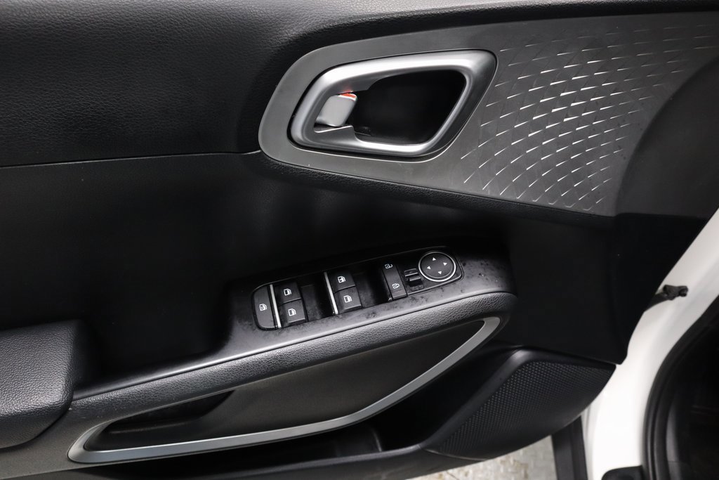 Used 2024 Kia Soul LX w/ Option Group 015 image 22
