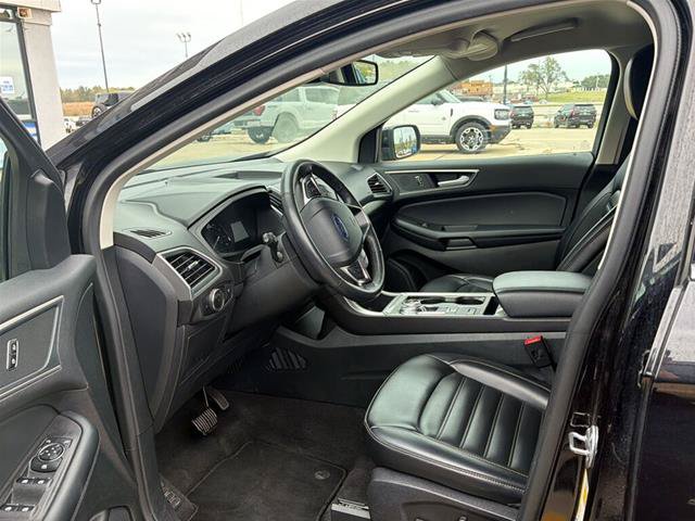 Certified 2024 Ford Edge SEL AWD/4WD image 3
