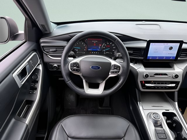 Certified 2022 Ford Explorer XLT w/ Equipment Group 202A AWD/4WD image 7
