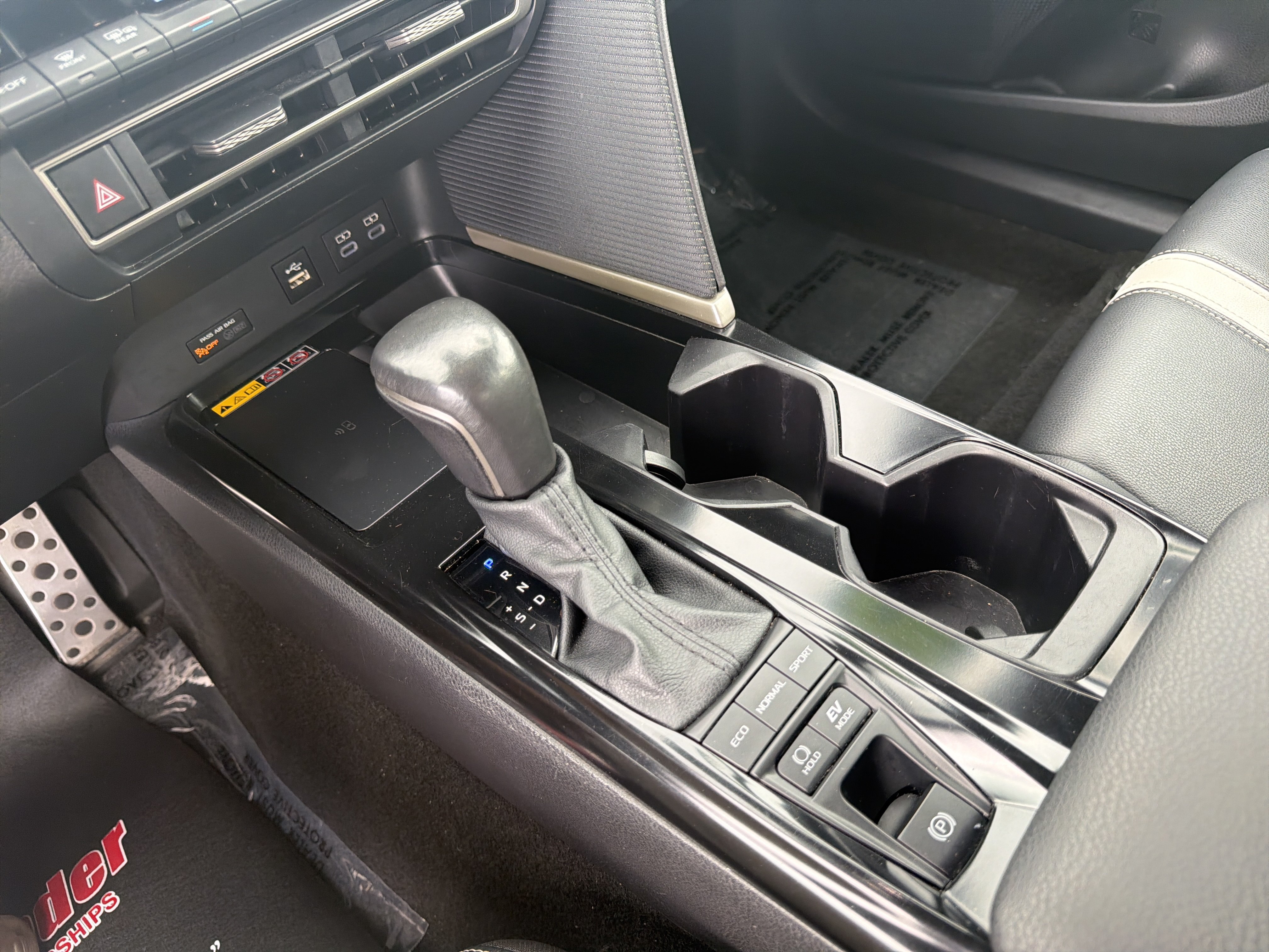 Used 2025 Toyota Camry SE FWD image 23