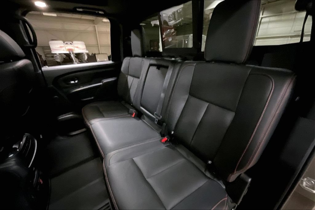 Used 2024 Nissan Titan PRO-4X w/ Pro-4x Convenience Package AWD/4WD image 25