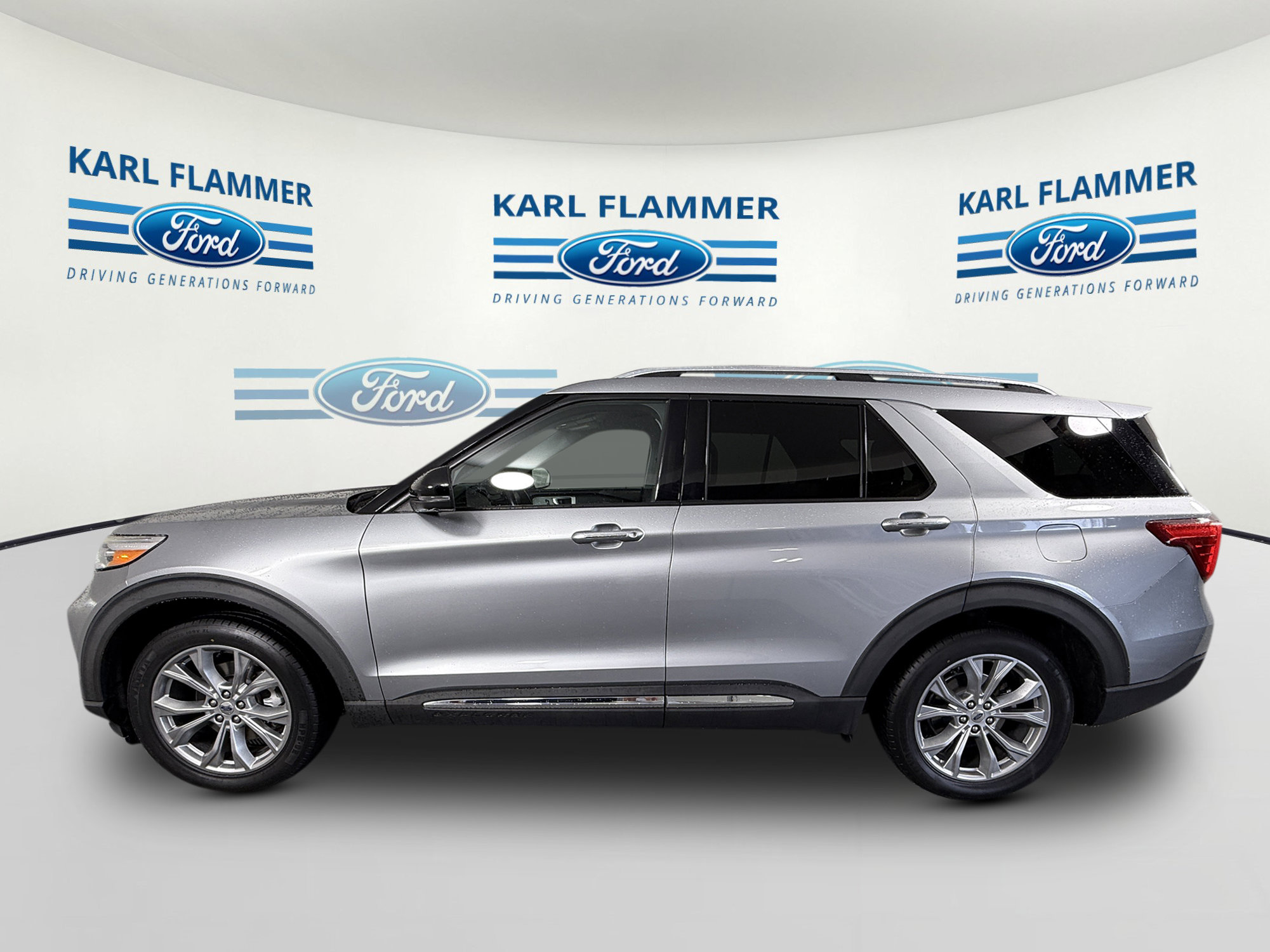 Certified 2021 Ford Explorer Limited w/ Equipment Group 301A RWD image 5