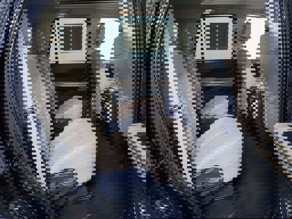 Certified 2024 Ford Expedition Limited image 20