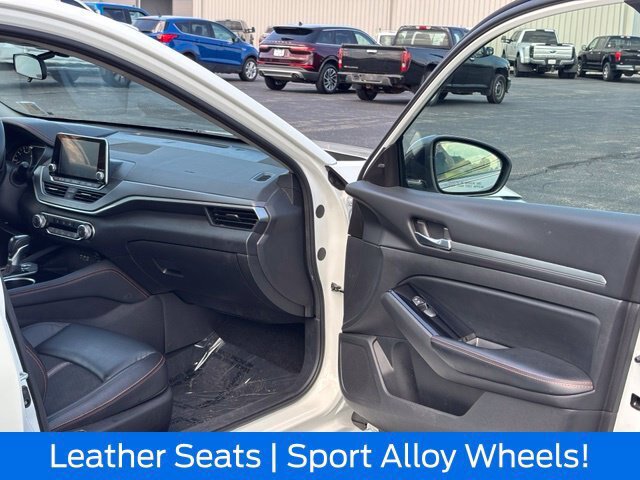 Used 2024 Nissan Altima 2.5 SR FWD image 17