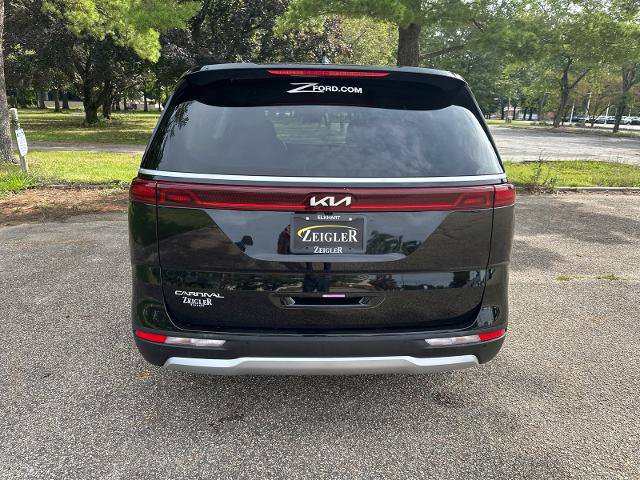 Used 2024 Kia Carnival LX FWD image 6