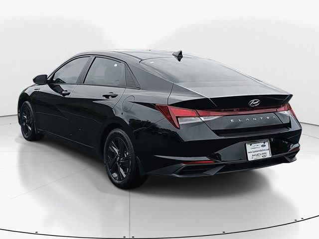 Used 2022 Hyundai Elantra SEL w/ Convenience Package FWD image 7