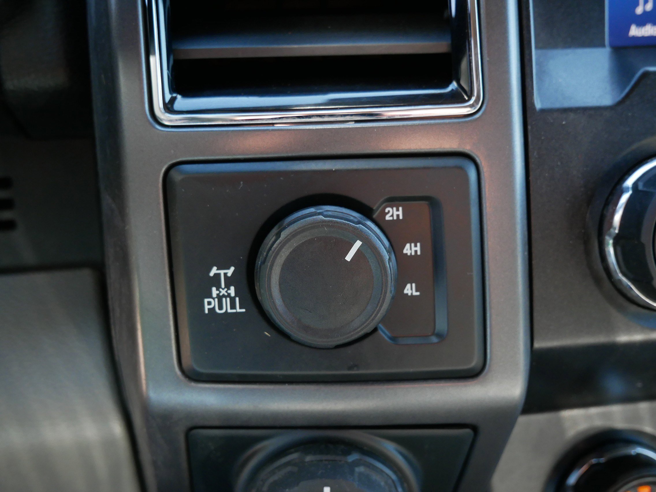 Certified 2020 Ford F150 XLT w/ Equipment Group 302A Luxury AWD/4WD image 30