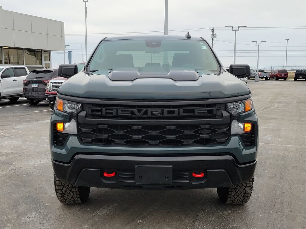 Used 2025 Chevrolet Silverado 1500 Custom Trail Boss w/ LPO, Dark Essentials Package image 8