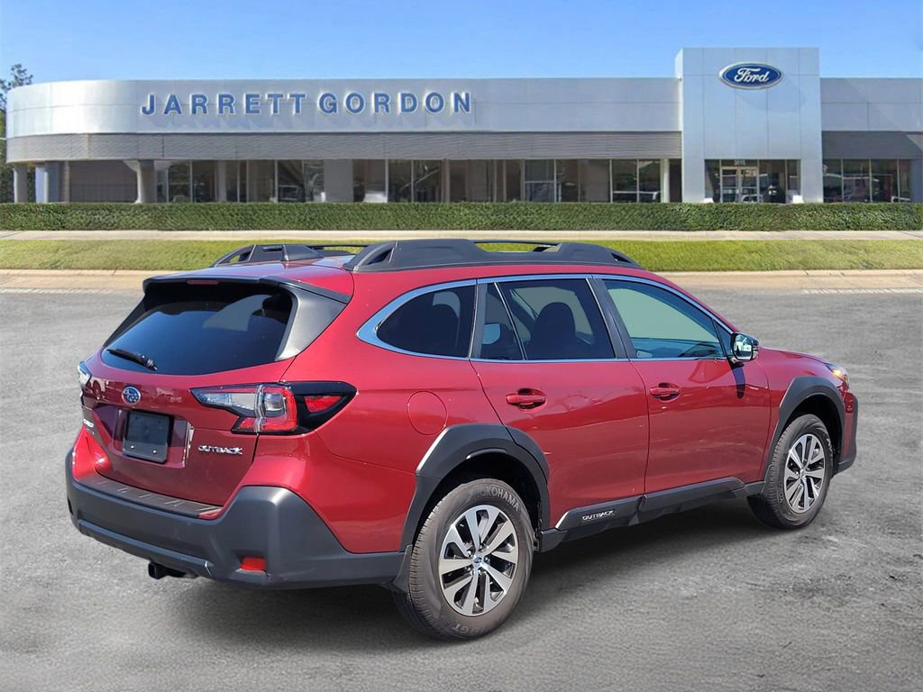 Used 2025 Subaru Outback Premium image 3